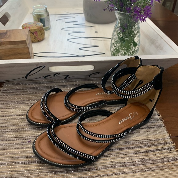 Black strapped sandal with diamond beading - Picture 4 of 4